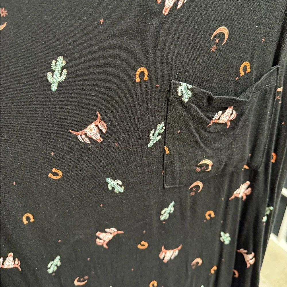 No Boundaries NOBO Black Patterned Western Night Sky Tie Front Women's Top - Picture 9 of 9